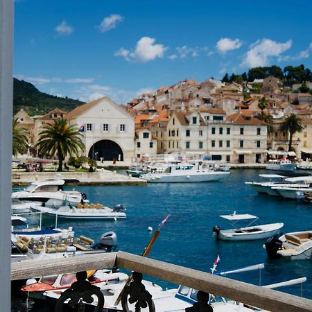 Hvar Riva Rooms Hvar Town Bagian luar foto